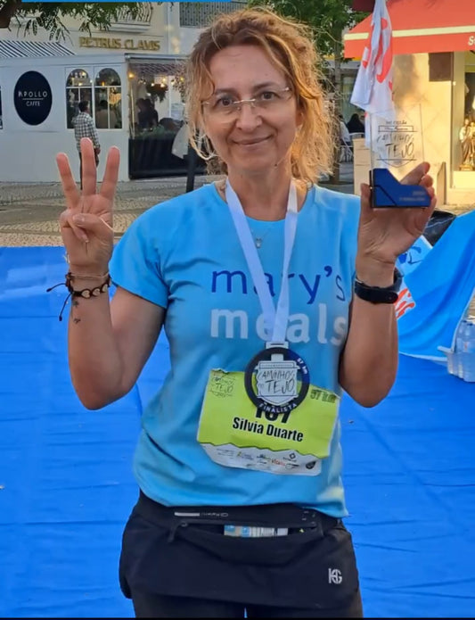 No dia 10 de junho a Sílvia Duarte correu 58 km de Santarém a Fátima pelas crianças da Mary's Meals! Graças a apoios muito generosos, à força e determinação da Sílvia vai  ser possível ajudar a alimentar mais 293 CRIANÇAS durante um ano escolar!